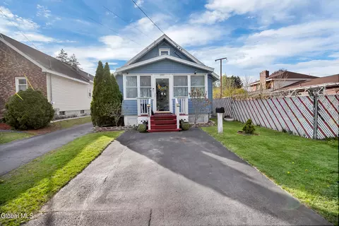2093 Oaklawn Ave, Schenectady, NY 12306