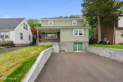 92 Fleetwood Ave, Albany, NY 12209
