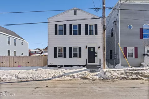 44 Paine St, Green Island, NY 12183