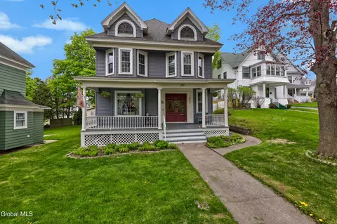 204 Market St, Amsterdam, NY 12010