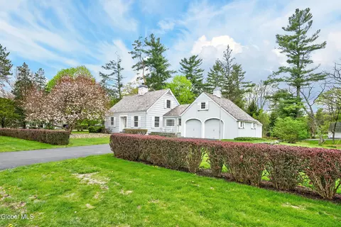 2 N Helderberg Pkwy, Slingerlands, NY 12159