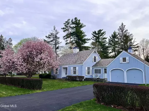 2 N Helderberg Pkwy, Slingerlands, NY 12159