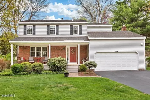 8 Jean Pl # A, Schenectady, NY 12303