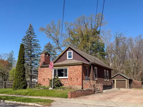 378 Bradford Rd, Schenectady, NY 12304