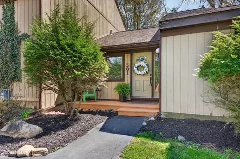 501 Huntington Ct, East Greenbush, NY 12061