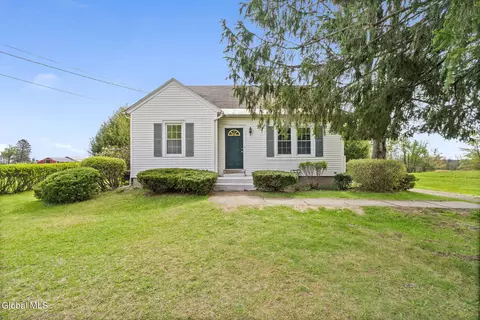 926 Saratoga Rd, Ballston Lake, NY 12019