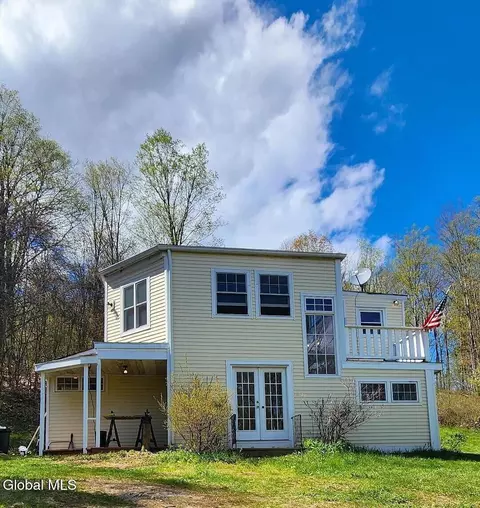44 Darfler Ln, Granville, NY 12832