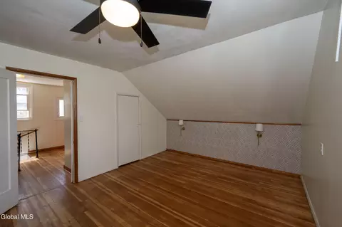 Bedroom - 84 Pashley Rd, Glenville, NY 12302 photo 2 of 4
