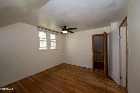 Bedroom - 84 Pashley Rd, Glenville, NY 12302 photo 3 of 4
