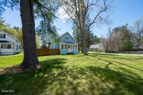 84 Pashley Rd, Glenville, NY 12302