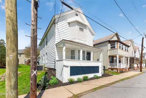 25 Depot St, Greenwich, NY 12834