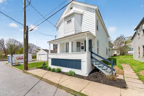 25 Depot St, Greenwich, NY 12834