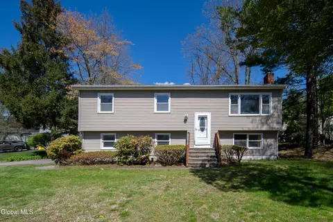 48 Wilshire Dr, Albany, NY 12205