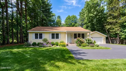 21 Longkill Rd, Ballston Lake, NY 12019
