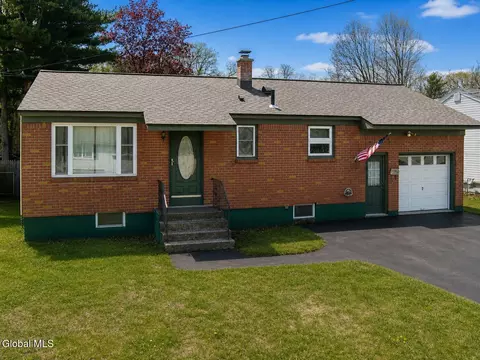 3270 Mcdonald Ave, Schenectady, NY 12304