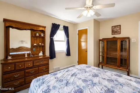 Bedroom - 3270 Mcdonald Ave, Schenectady, NY 12304 photo 1 of 4