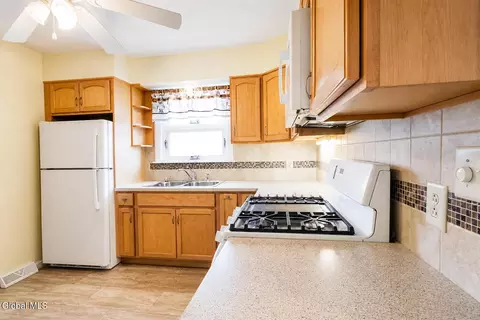 Kitchen - 3270 Mcdonald Ave, Schenectady, NY 12304 photo 2 of 2