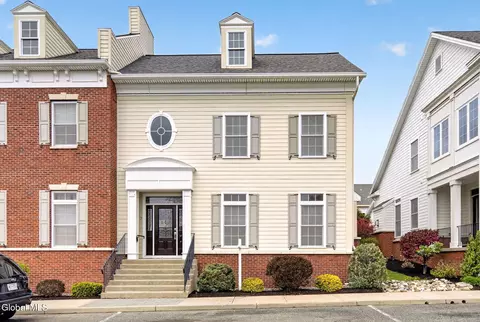 7 Sudbury Sq, Latham, NY 12110