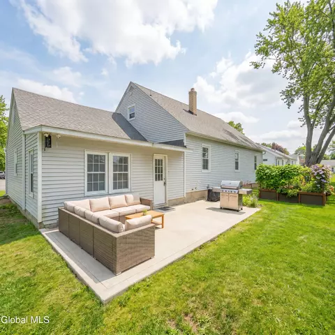 14 Lansing St, Hagaman, NY 12086
