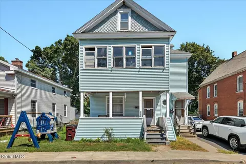 24 Green St, Mechanicville, NY 12118