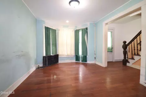 Living - 10 Daggett Ter, Schenectady, NY 12307 photo 2 of 3