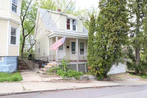 Exterior - 10 Daggett Ter, Schenectady, NY 12307 photo 4 of 4