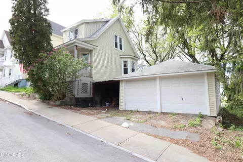 Exterior - 10 Daggett Ter, Schenectady, NY 12307 photo 3 of 4