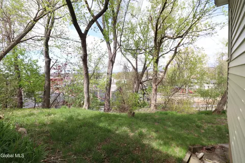 Exterior - 10 Daggett Ter, Schenectady, NY 12307 photo 1 of 4