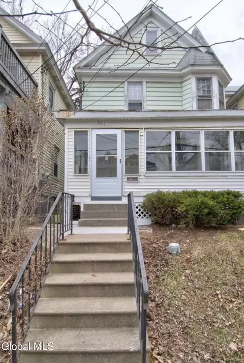 661 Myrtle Ave, Albany, NY 12208