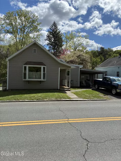 1012 2nd Ave, Troy, NY 12182