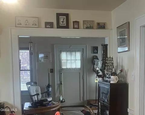 Entry Way - 824 Dean St, Schenectady, NY 12309 photo 1 of 2