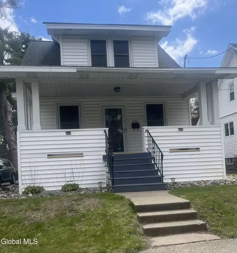 824 Dean St, Schenectady, NY 12309