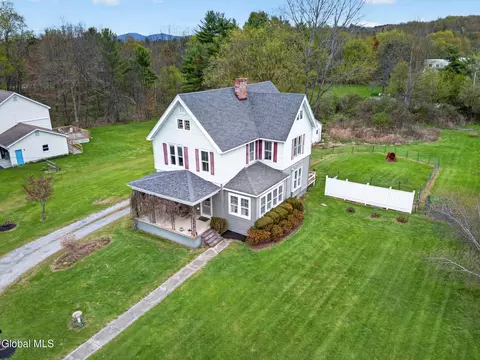 1 Scott Ln, Hoosick Falls, NY 12090
