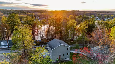 19 Harriman Rd, Averill Park, NY 12018