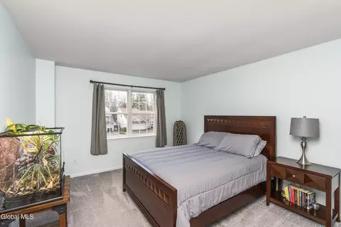 Bedroom - 39 Woodthrush Ct, Ballston Spa, NY 12020 photo 6 of 8