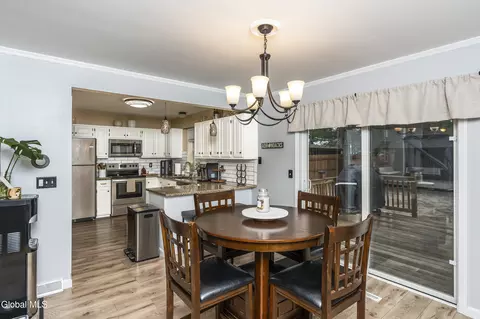 Dining - 39 Woodthrush Ct, Ballston Spa, NY 12020 photo 1 of 3