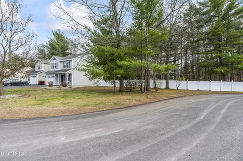 Exterior - 39 Woodthrush Ct, Ballston Spa, NY 12020 photo 3 of 12