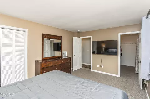 Bedroom - 39 Woodthrush Ct, Ballston Spa, NY 12020 photo 5 of 8
