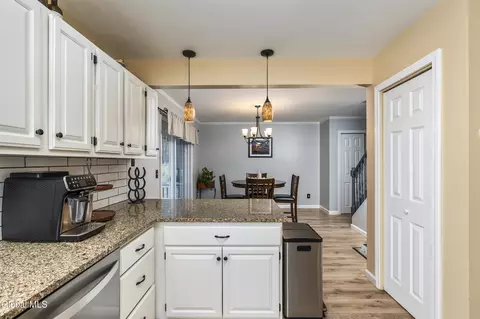 Kitchen - 39 Woodthrush Ct, Ballston Spa, NY 12020 photo 3 of 3