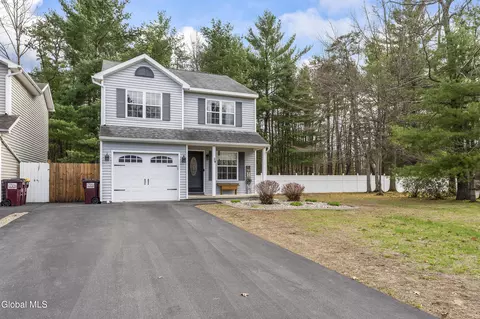 Exterior - 39 Woodthrush Ct, Ballston Spa, NY 12020 photo 4 of 12