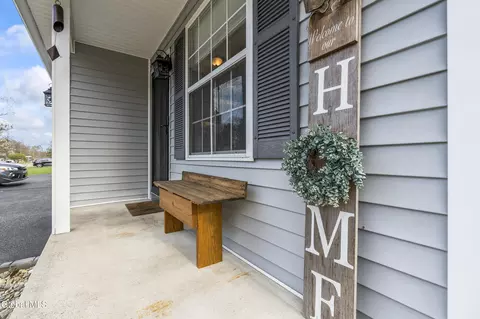 Exterior - 39 Woodthrush Ct, Ballston Spa, NY 12020 photo 6 of 12