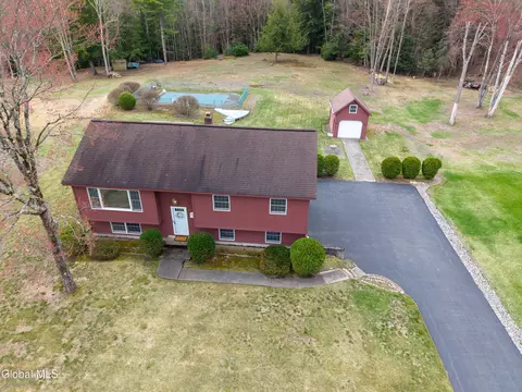 45 Laurel Ln, Queensbury, NY 12804