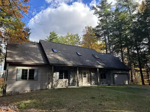 553 Potter Hill Rd, Bolton Landing, NY 12814