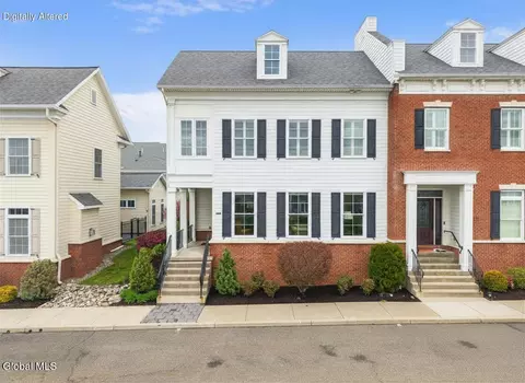 5 Sudbury Sq, Latham, NY 12110
