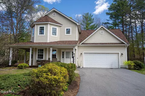 31 Kimberly Ln, Queensbury, NY 12804