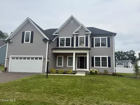 13 Edenfield St, Loudonville, NY 12211