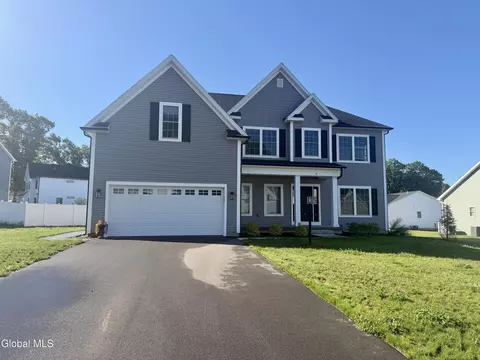 13 Edenfield St, Loudonville, NY 12211