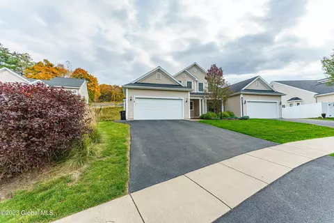 58 Lori Jean Pl, Troy, NY 12182