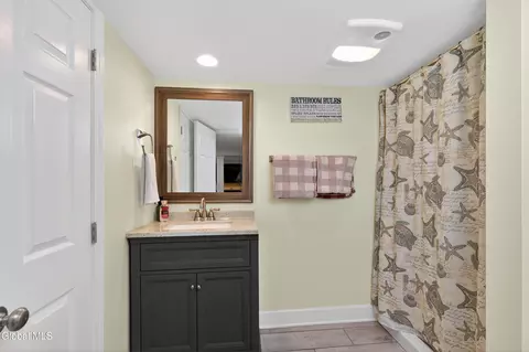 Bath - 41 Salem Rd, Delmar, NY 12054 photo 9 of 10