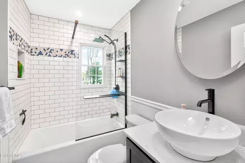 Bath - 41 Salem Rd, Delmar, NY 12054 photo 8 of 10
